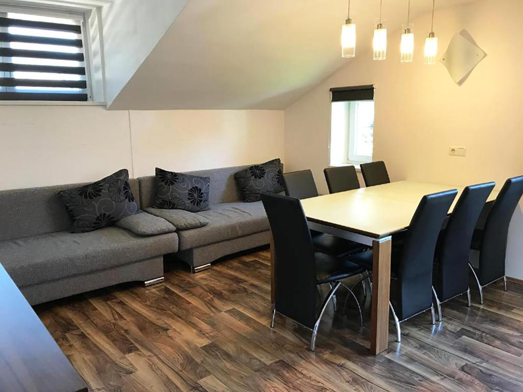 Haus Schmitten – Austrian Alpine Getaways room 5